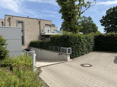 Zufahrt Tiefgarage Zufahrt Tiefgarage - Erdgeschosswohnung in 26125 Oldenburg mit 75m² kaufen
