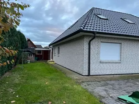 STARK REDUZIERT ! Geräumiger Bungalow über zwei Etagen
in Goldenstedt