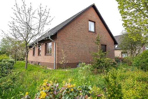 Außenansicht - Einfamilienhaus in 26316 Varel mit 170m² kaufen