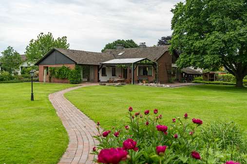 Garten - Einfamilienhaus in 26131 Oldenburg mit 227m² günstig kaufen