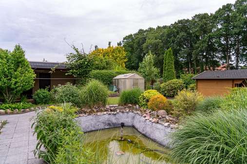 Garten mit Teichanlage