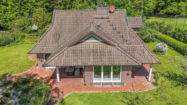 Außenansicht - Einfamilienhaus in 26340 Zetel mit 175m² kaufen