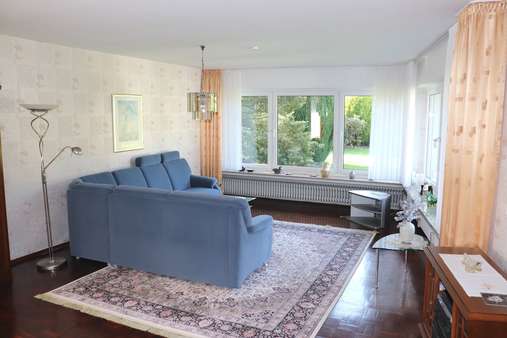 Wohnzimmer - Bungalow in 27793 Wildeshausen mit 129m² kaufen
