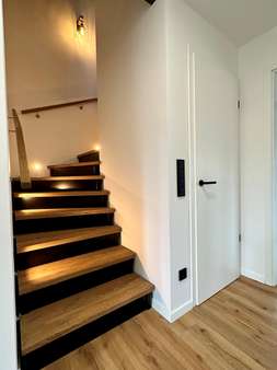Treppe (Beispiel) - Doppelhaushälfte in 26160 Bad Zwischenahn mit 120m² günstig kaufen