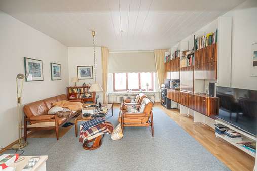 Wohn-/Esszimmer (Hochparterre) Wohn-/Esszimmer (Hochparterre) - Reihenmittelhaus in 27570 Bremerhaven mit 132m² kaufen