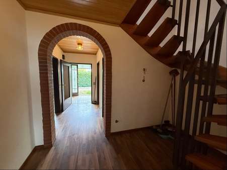 Flur im EG Flur im EG - Reihenmittelhaus in 27755 Delmenhorst mit 140m² kaufen