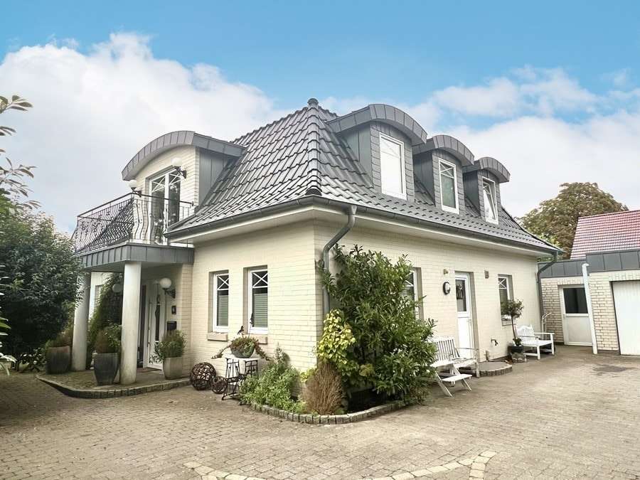 Außenansicht Außenansicht - Einfamilienhaus in 26954 Nordenham mit 169m² kaufen