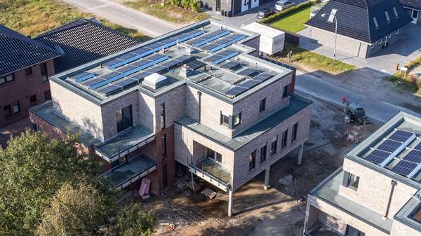 Außenansicht - Dachgeschosswohnung in 26689 Apen mit 85m² kaufen