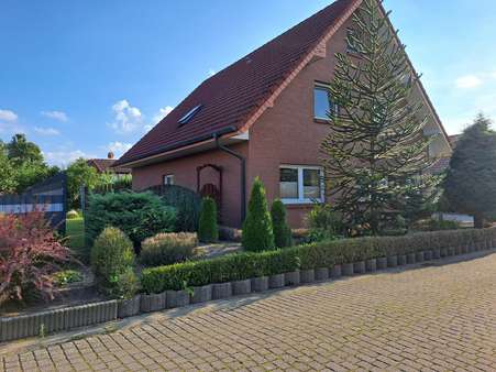 Vorderansicht - Zweifamilienhaus in 49692 Cappeln mit 183m² kaufen