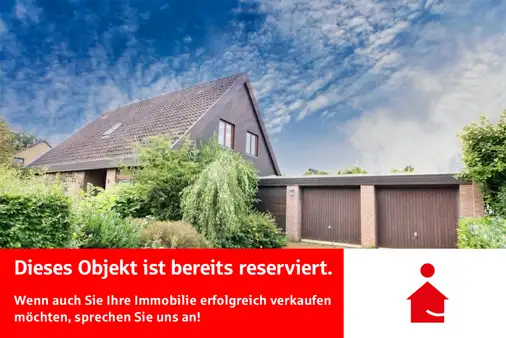 Reserviert! Vielseitiges Wohnhaus mit zwei Garagen