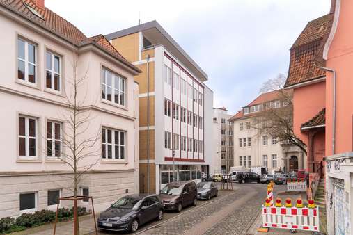 Seitenansicht Bahnhofstraße - Büro in 26122 Oldenburg mit 981m² günstig mieten