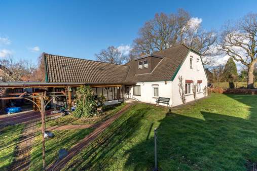 Außenansicht Garten - Zweifamilienhaus in 26160 Bad Zwischenahn mit 244m² günstig kaufen