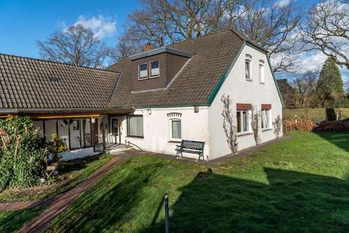 Außenansicht Garten - Zweifamilienhaus in 26160 Bad Zwischenahn mit 244m² günstig kaufen