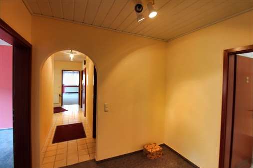 Flur - Erdgeschosswohnung in 26123 Oldenburg mit 94m² kaufen