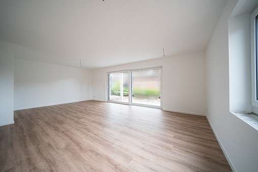 Musterbild Wohn-/Essbereich - Mehrfamilienhaus in 26340 Zetel mit 337m² günstig kaufen