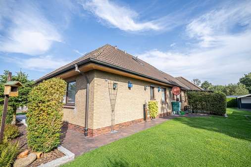 Außenansicht - Einfamilienhaus in 26434 Wangerland mit 215m² kaufen