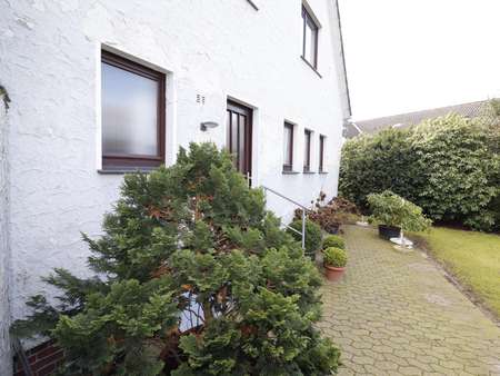 Rückansicht zum Garten hin - Einfamilienhaus in 26169 Friesoythe mit 142m² günstig kaufen