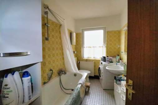 Badezimmer - Etagenwohnung in 26160 Bad Zwischenahn mit 64m² günstig kaufen