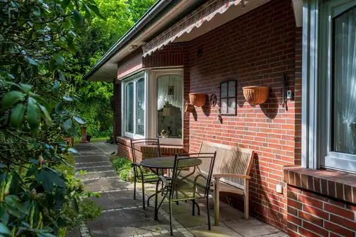 Spannendes Angebot: Großer Bungalow (frei) und Doppelhaus (vermietet)