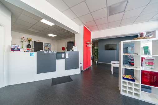 Empfang - Sonstige in 26419 Schortens mit 467m² günstig kaufen