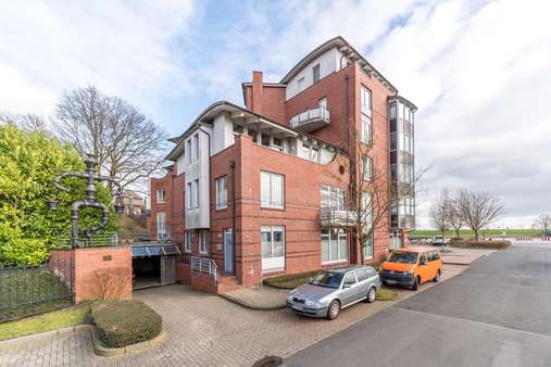 null - Etagenwohnung in 26382 Wilhelmshaven mit 82m² günstig kaufen
