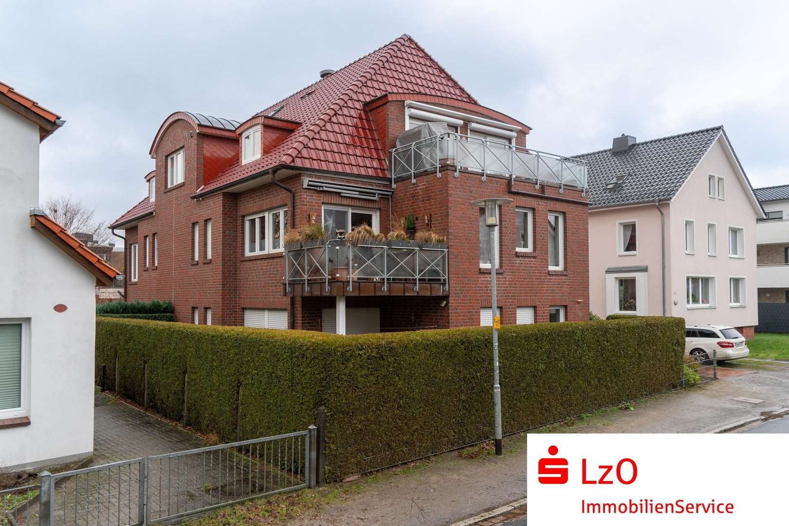 Außenansicht - Dachgeschosswohnung in 26122 Oldenburg mit 145m² günstig kaufen