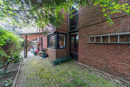 Außenansicht - Einfamilienhaus in 26655 Westerstede mit 220m² kaufen