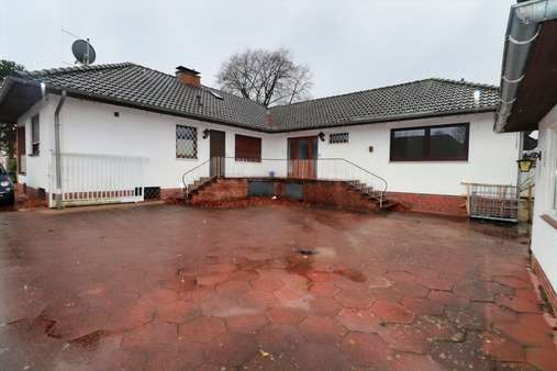 Hof - Einfamilienhaus in 27753 Delmenhorst mit 196m² kaufen