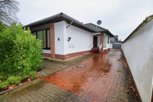 Zufahrt - Einfamilienhaus in 27753 Delmenhorst mit 196m² kaufen