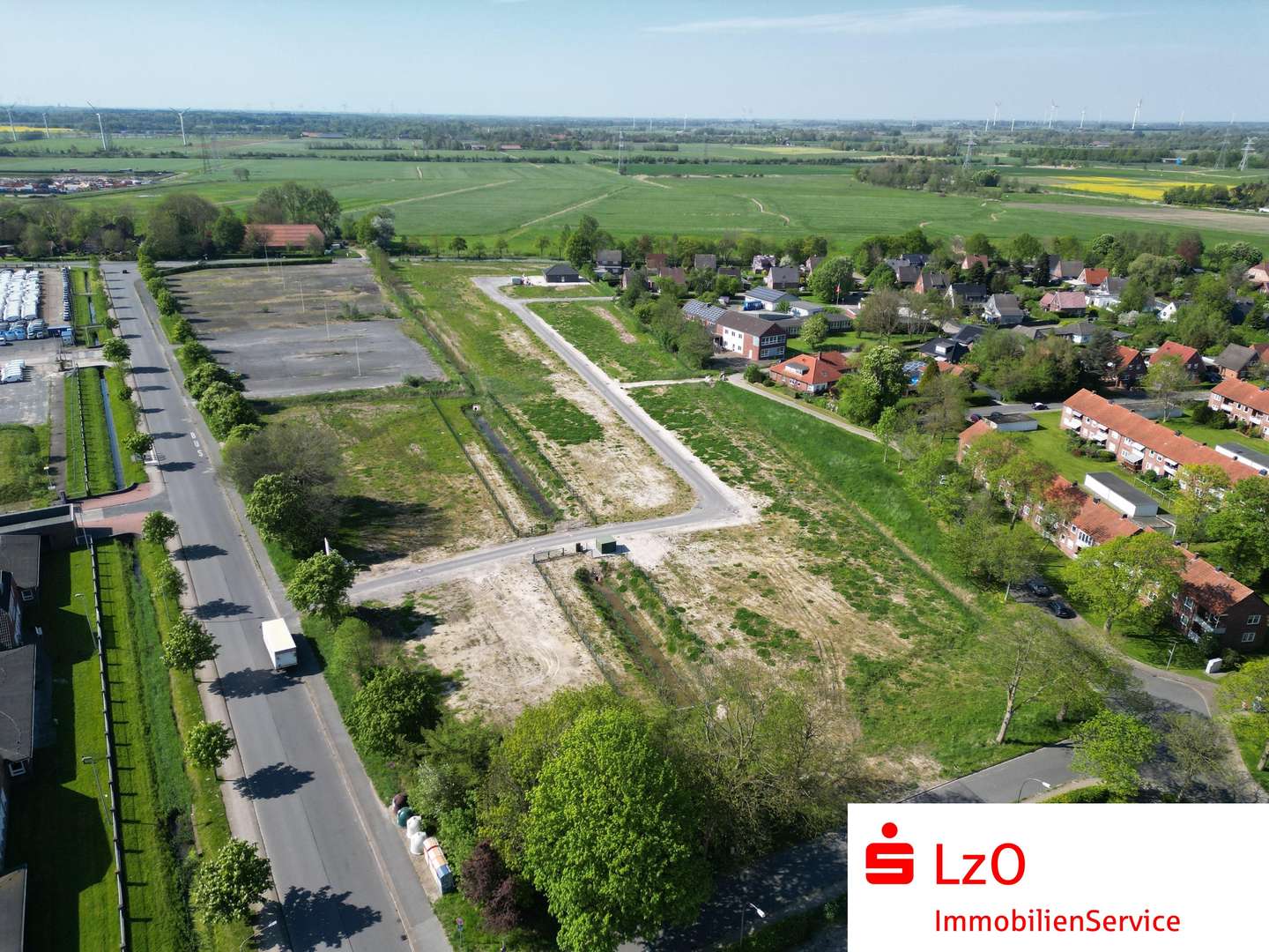 Drohnenaufnahmen Baugebiet Roffhausen - Grundstück in 26419 Schortens mit 610m² kaufen