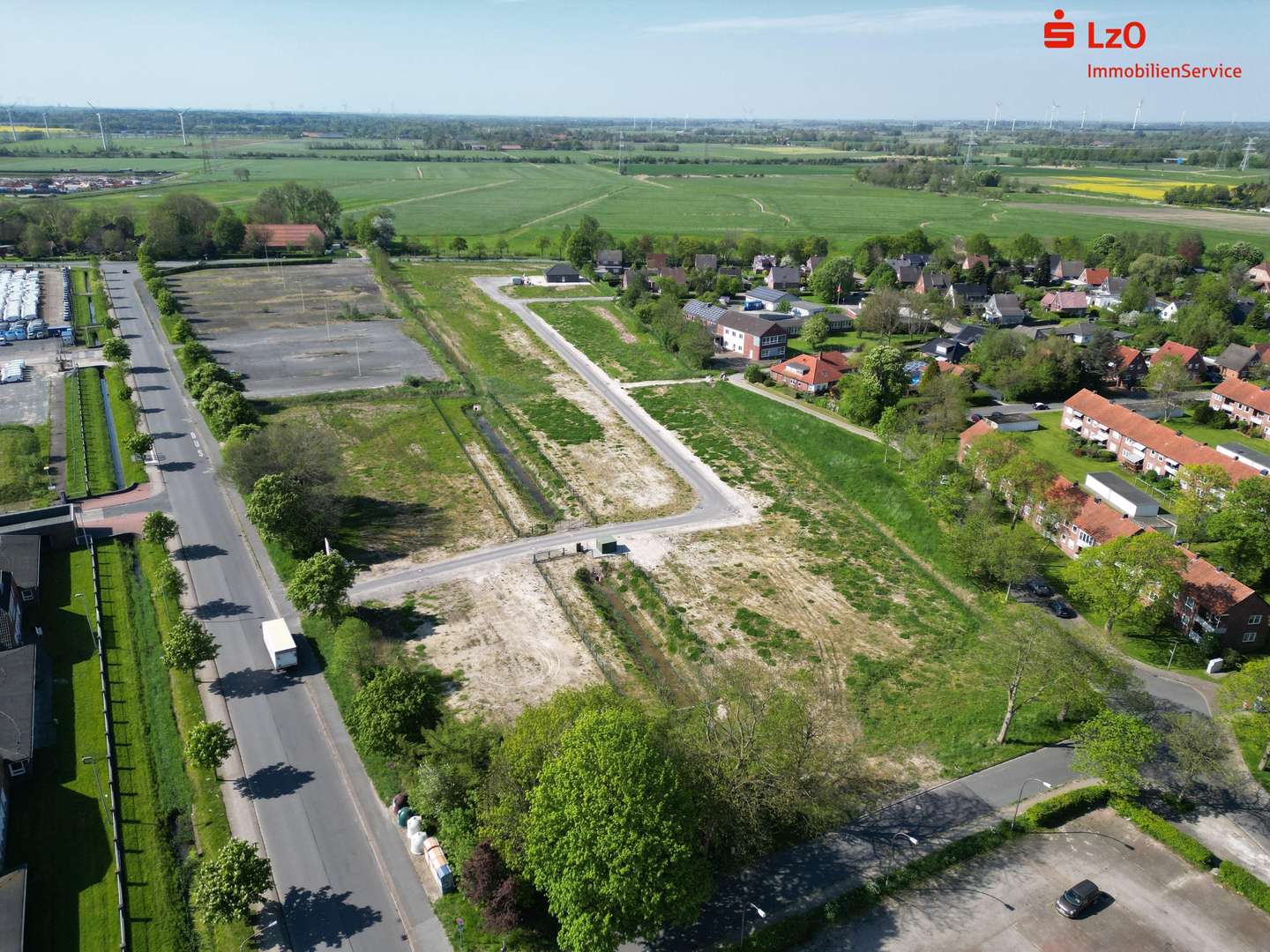 Drohnenaufnahmen Baugebiet Roffhausen - Grundstück in 26419 Schortens mit 606m² kaufen