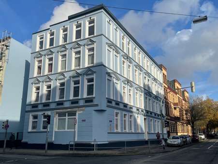Außen - Erdgeschosswohnung in 26382 Wilhelmshaven mit 95m² kaufen
