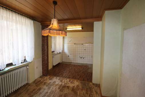 Blick vom Esszimmer zur Küche EG - Zweifamilienhaus in 26203 Wardenburg mit 170m² kaufen