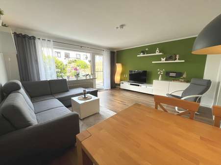 Wohnzimmer - Reihenmittelhaus in 27753 Delmenhorst mit 125m² kaufen