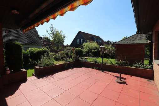 Blick von der Terrasse - Bungalow in 27751 Delmenhorst mit 120m² kaufen