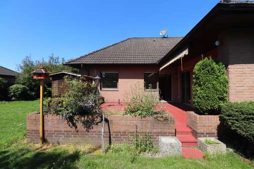 Blick zur Terrasse - Bungalow in 27751 Delmenhorst mit 120m² kaufen