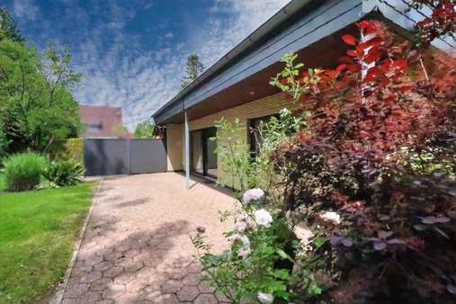 Außenansicht Außenansicht - Bungalow in 26160 Bad Zwischenahn mit 70m² kaufen