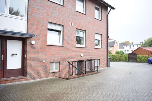 Außenansicht - Etagenwohnung in 26316 Varel mit 82m² kaufen