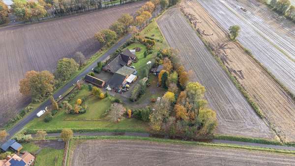 Drohnenansicht - Resthof in 26169 Friesoythe mit 226m² kaufen