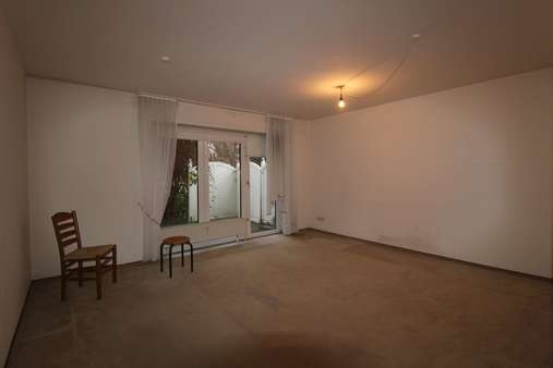 Wohnzimmer m. Terrassenzugang - Erdgeschosswohnung in 26122 Oldenburg mit 68m² kaufen
