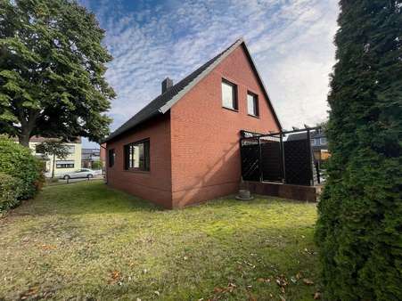 Außenansicht - Einfamilienhaus in 27751 Delmenhorst mit 126m² kaufen