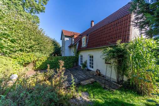 Wohnung 2 Blick zur Terrasse hinten - Zweifamilienhaus in 27753 Delmenhorst mit 261m² kaufen