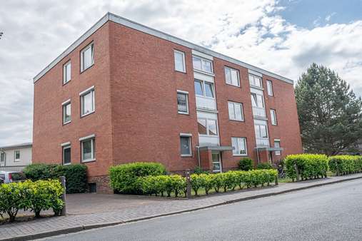 Außenansicht Außenansicht - Erdgeschosswohnung in 26121 Oldenburg mit 75m² kaufen