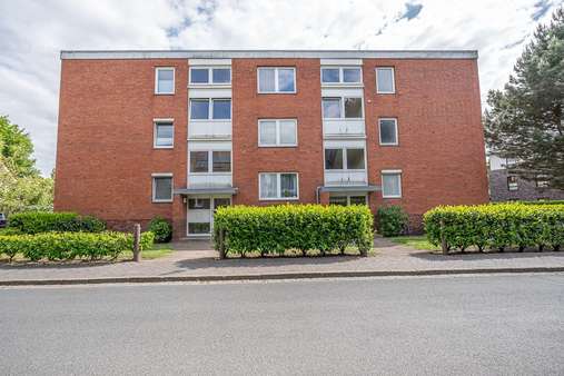 Außenansicht Außenansicht - Erdgeschosswohnung in 26121 Oldenburg mit 75m² kaufen