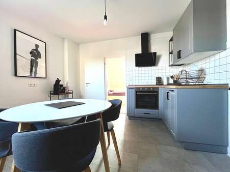 Ansprechende Küche mit außergewöhnlichen Details - Etagenwohnung in 26382 Wilhelmshaven mit 79m² kaufen