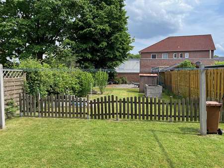 Hier können Kinder unbeschwert spielen - Reihenmittelhaus in 26384 Wilhelmshaven mit 126m² kaufen