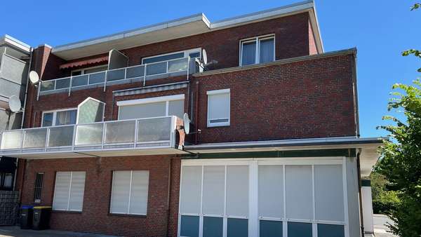 Auf dem Balkon können Sie die Sonne genießen Auf dem Balkon können Sie die Sonne genießen - Etagenwohnung in 26389 Wilhelmshaven mit 66m² als Kapitalanlage kaufen
