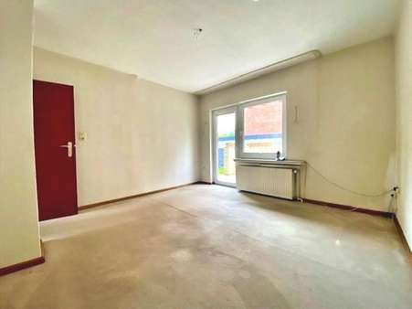 Das Esszimmer gilt als Mittelpunkt des Familienlebens. Hier wird gegessen, hier gibt es Gespräche - Einfamilienhaus in 26389 Wilhelmshaven mit 120m² kaufen