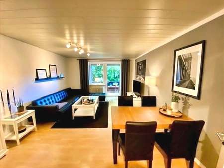 Das Wohnzimmer ist ein vielseitig nutzbarer Rückzugsort Das Wohnzimmer ist ein vielseitig nutzbarer Rückzugsort - Erdgeschosswohnung in 26388 Wilhelmshaven mit 67m² kaufen