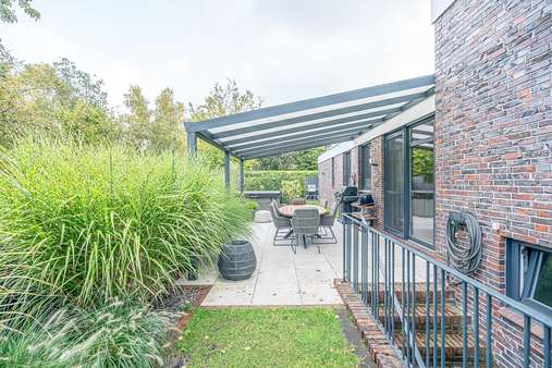 Auf der überdachten Terrasse genießen Sie Freizeit Auf der überdachten Terrasse genießen Sie Freizeit - Bungalow in 26386 Wilhelmshaven mit 148m² kaufen